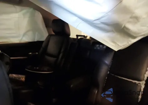 2013 Cadillac Escalade Esv Premium z USA, uszkodzony, nr VIN 1GYS4JEF3DR102324